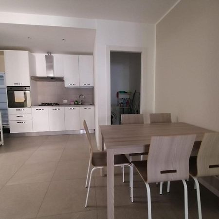 Lucky Apartment 2 Сирмионе Экстерьер фото