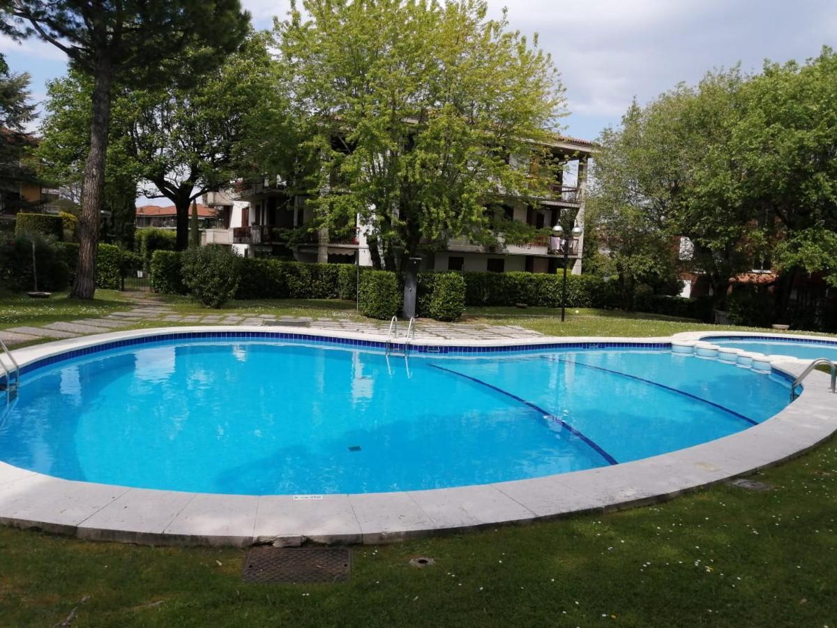 Lucky Apartment 2 Сирмионе Экстерьер фото